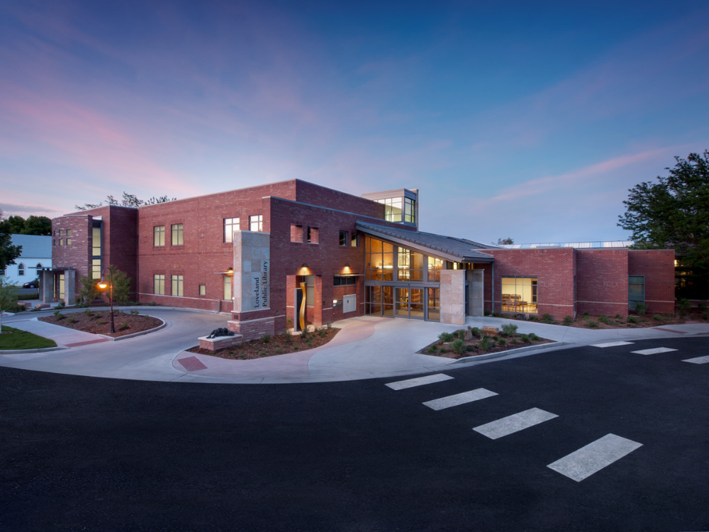 Picture of the outside of Loveland Public Library